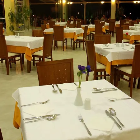 Majestic Hotel & Spa-3